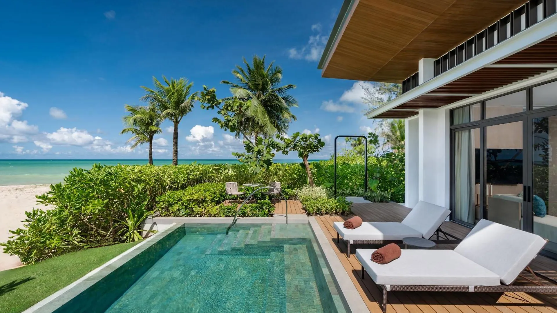 Khao Lak Marriott Beach Resort & Spa Hotel